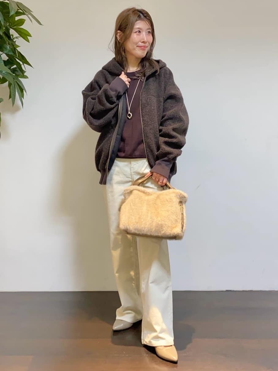 tomoさんの「UNTITLED｜【PROTAGPNISTA】ボアフーディ」を使ったコーディネート