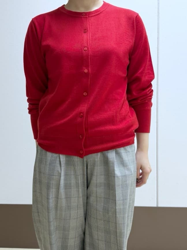 Rikoさんの「INDIVI｜【洗える】ハイゲージニットカーディガン」を使ったコーディネート