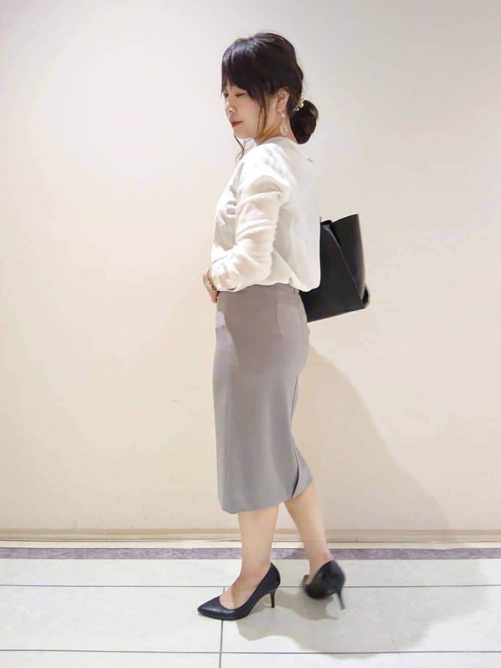 TOMOMIさんの「INDIVI｜【定番スーツ／UVケア／洗える】ウール調ノーカラージャケット」を使ったコーディネート