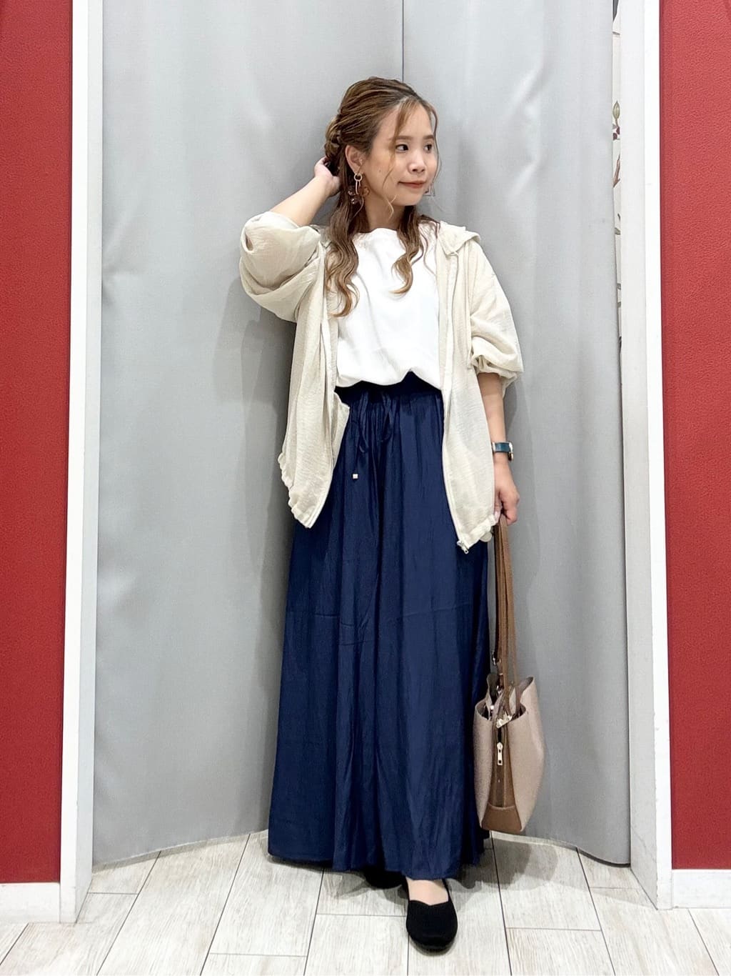 shioさんの「SHOO･LA･RUE｜【S-LL】柔らかシアーでこなれるフーディブルゾン」を使ったコーディネート