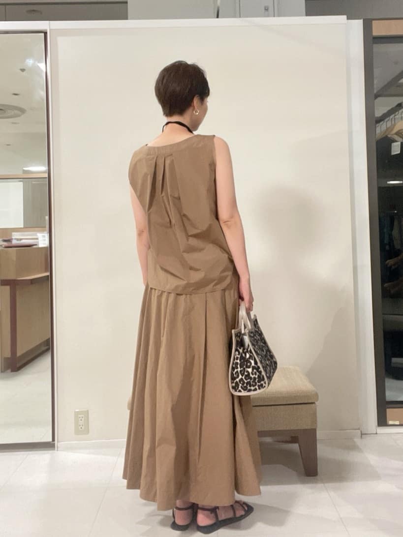 IWAMOさんの「UNTITLED｜【2WAY/セットアップ可/ノースリーブ/前ボタン】ファブリカブラウス」を使ったコーディネート