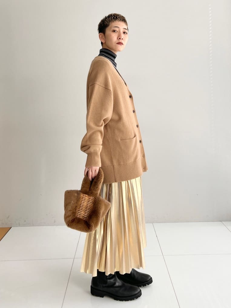 OCHIAIさんの「DRESSTERIOR｜シルクブレンドメリノウールリブプルオーバー」を使ったコーディネート