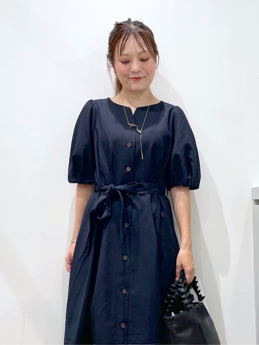 Junさんの「index｜タックパフスリーブワンピース【洗濯機洗い可／イージーアイロン】」を使ったコーディネート