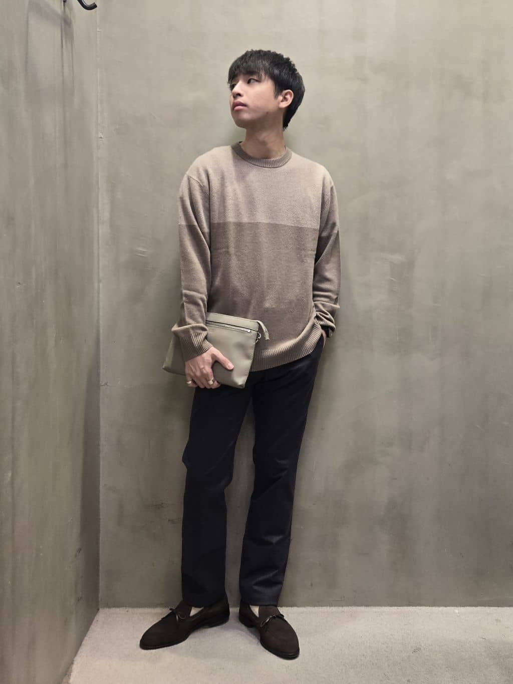 白木駆さんの「TAKEO KIKUCHI｜【全7サイズ&times;8色展開！】トップマルチヘリンボン パンツ」を使ったコーディネート