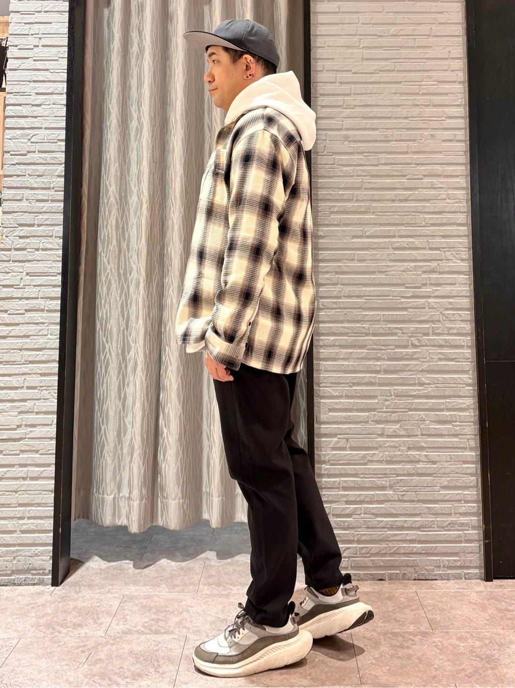 Pーyamaさんの「THE SHOP TK｜【さりげない表情が、品よく映える。】ふくれジャカードパーカ」を使ったコーディネート