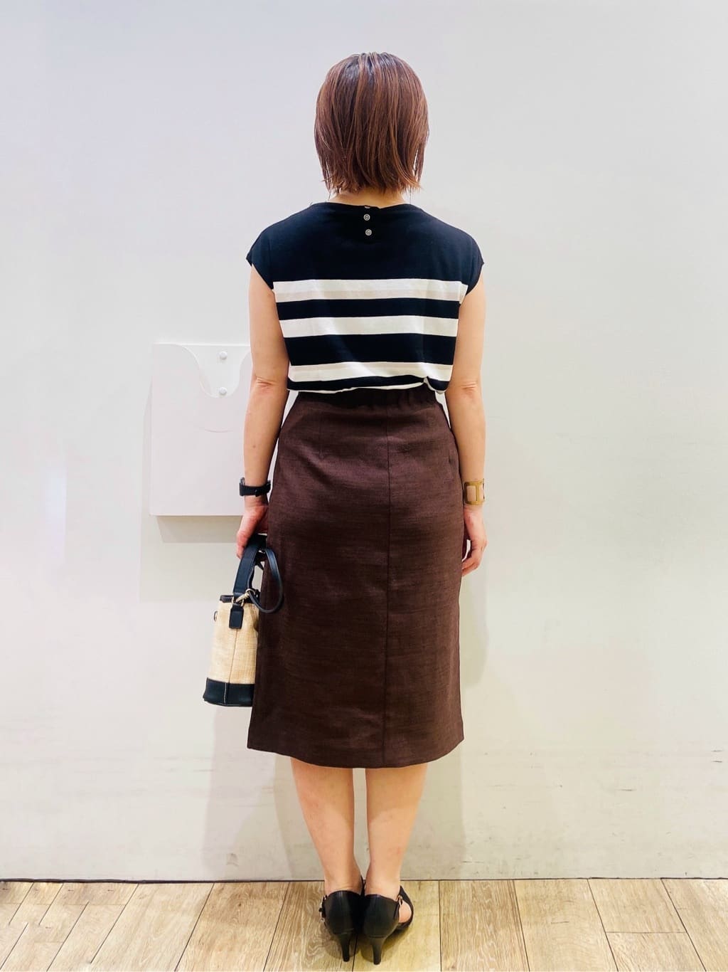 YUKOさんの「index｜《丈が選べる》麻調ラップタイトスカート【洗濯機洗い可／イージーアイロン】」を使ったコーディネート