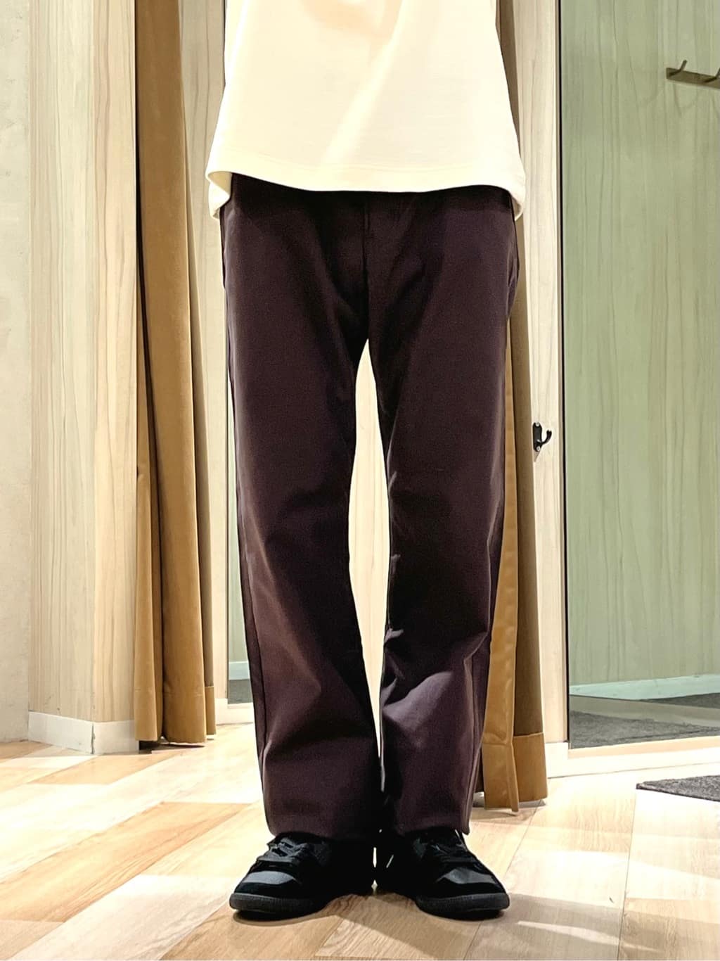 URAさんの「TAKEO KIKUCHI｜【Made in JAPAN】播州織 ストレッチ パンツ」を使ったコーディネート