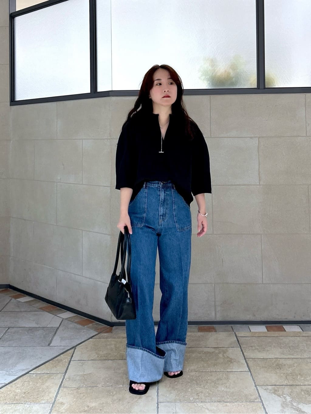 よねさんの「INDIVI｜ボトルネックブラウス」を使ったコーディネート