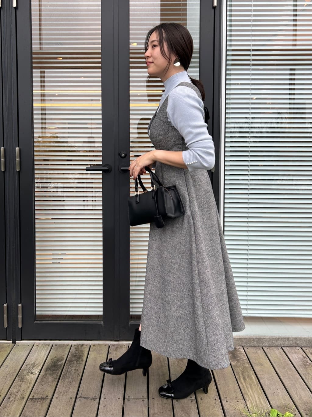 shinoさんの「Couture brooch｜【多機能・フェミニン】パール調リブニット」を使ったコーディネート
