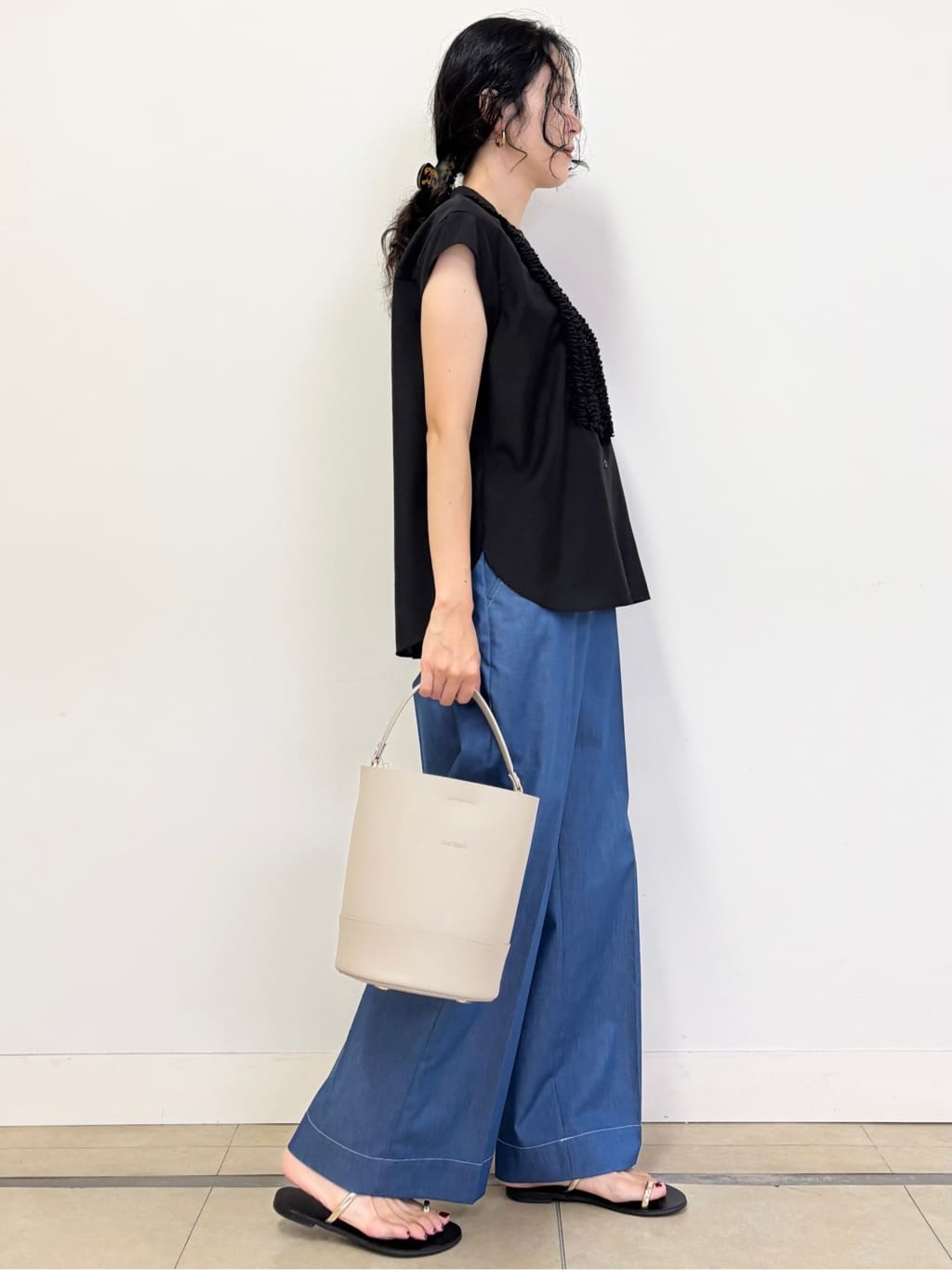 YOKOTAさんの「DRESSTERIOR｜シュリンクレザーバケットBAG」を使ったコーディネート