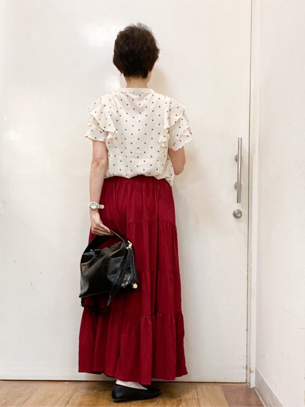みぃさんの「SHOO･LA･RUE｜【洗える/S-LL】微光沢で華やかなティアードスカート」を使ったコーディネート