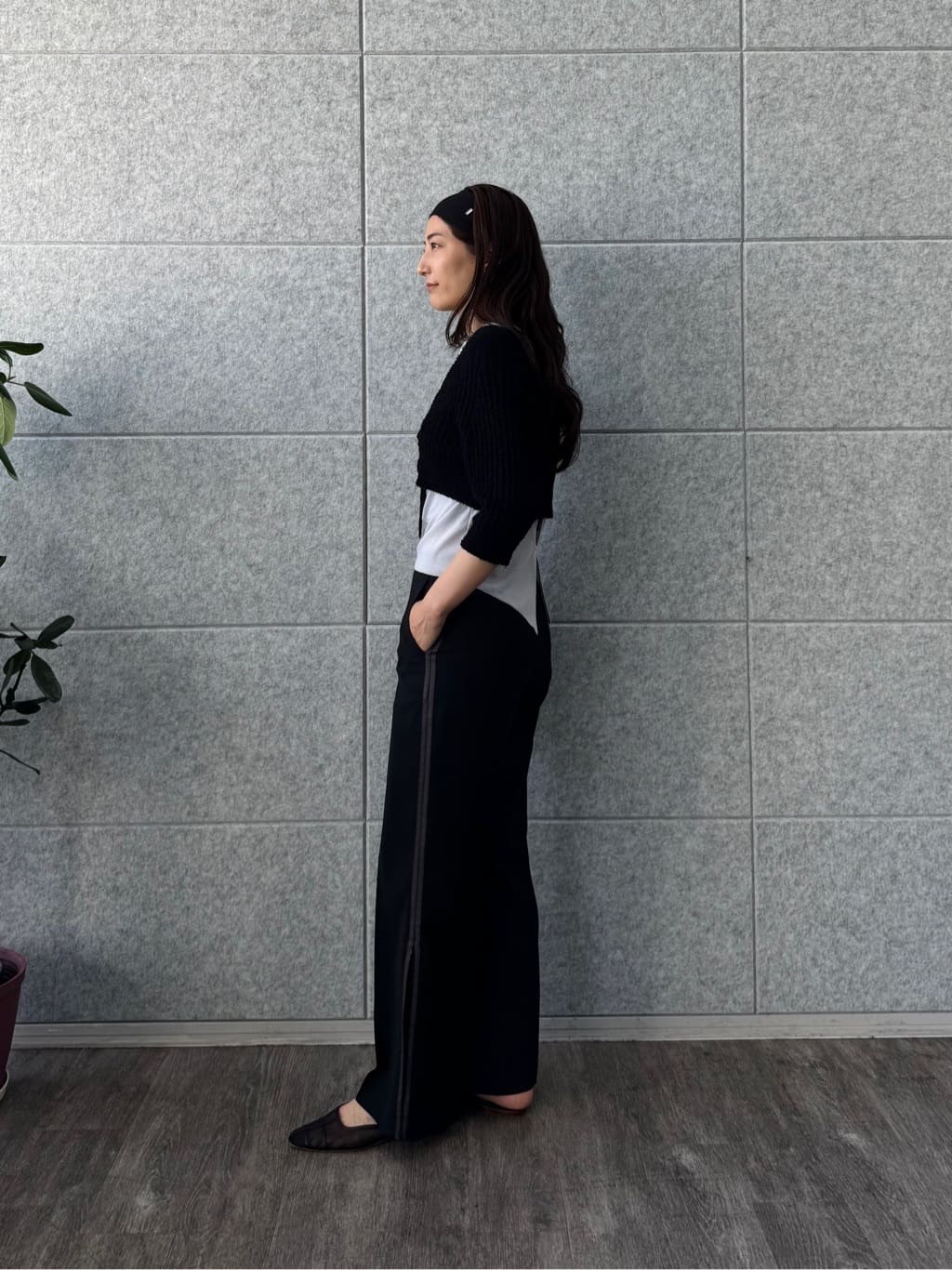 uchi__yamaさんの「CODE A｜line zip trousers」を使ったコーディネート