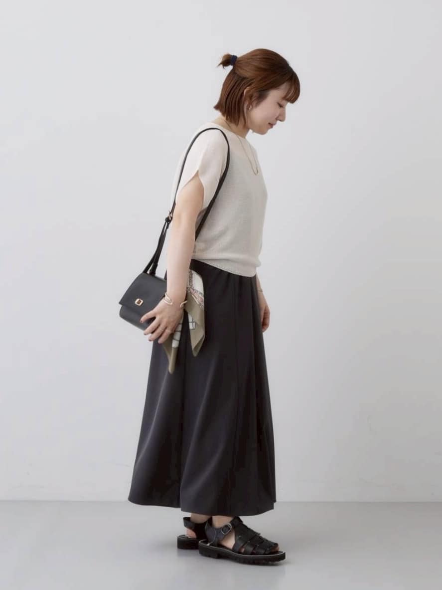 sakuさんの「INDIVI｜【UVケア】エアリージョーゼット キャミワンピース」を使ったコーディネート