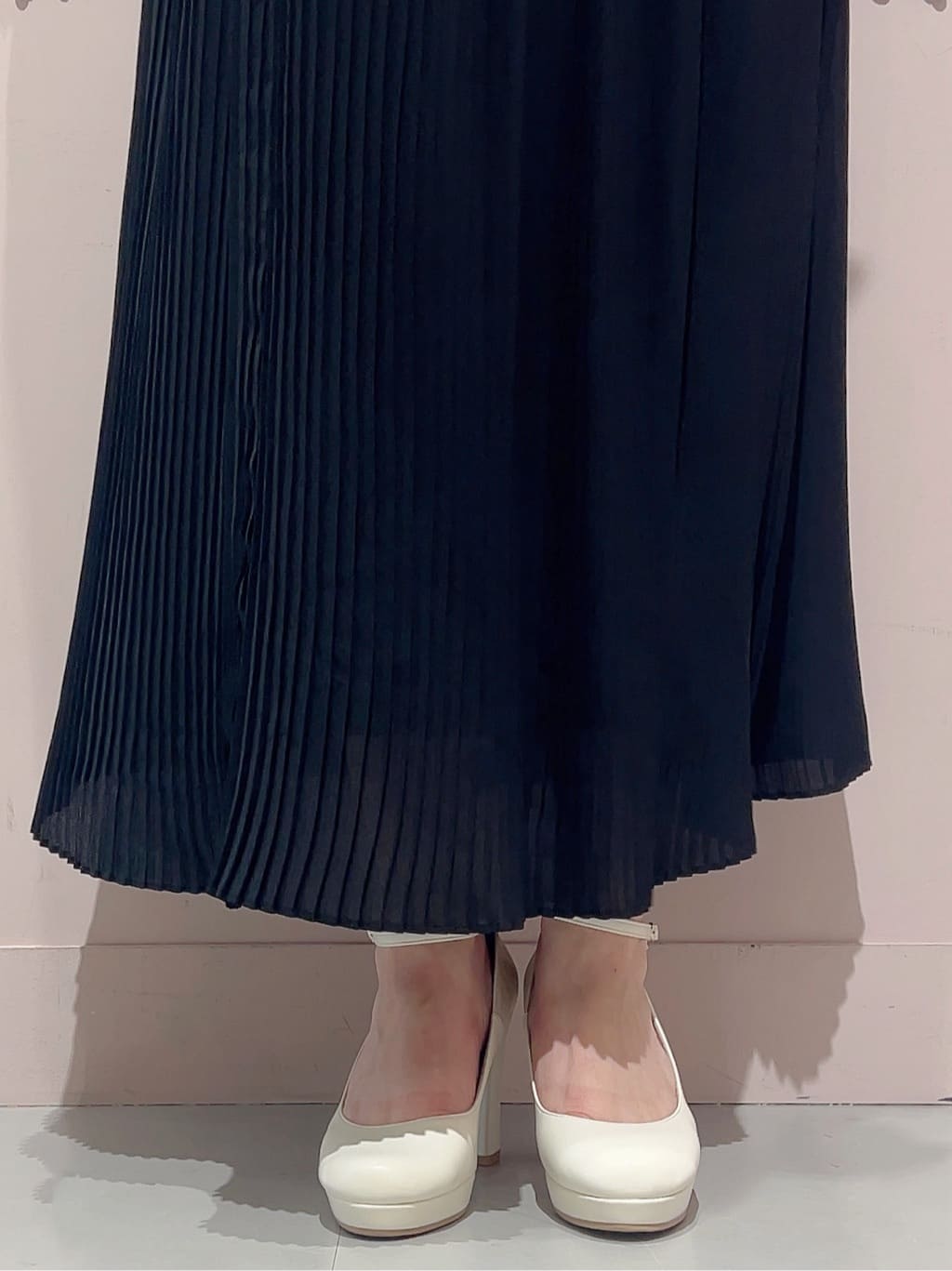 りえさんの「ESPERANZA｜3WAYチャンキーヒールパンプス」を使ったコーディネート