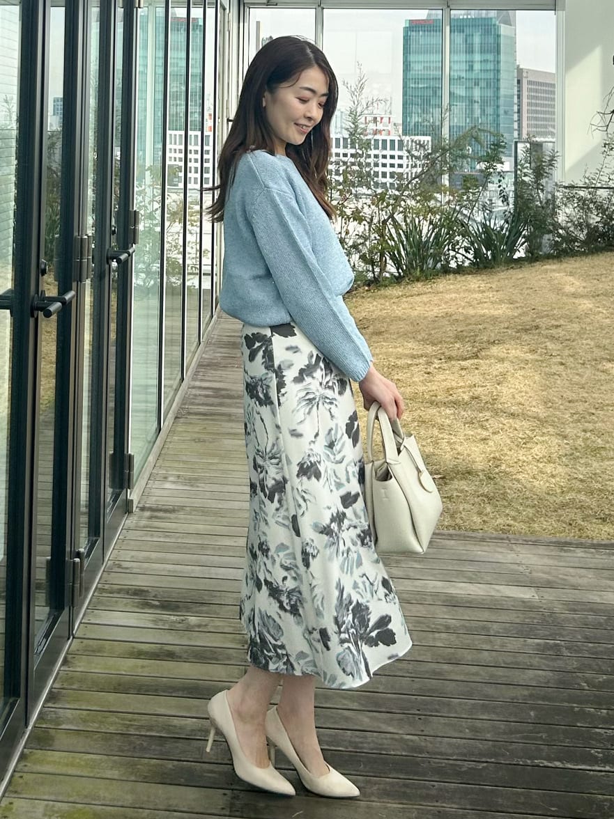 hayaseさんの「COUP DE CHANCE｜【手洗い可／日本製】フラワー柄フレアスカート」を使ったコーディネート