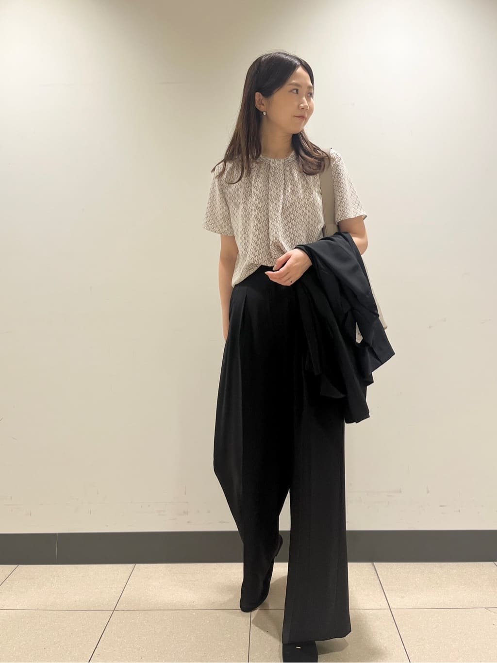 shokoさんの「INDIVI｜【着心地◎！】タックワイドパンツ」を使ったコーディネート