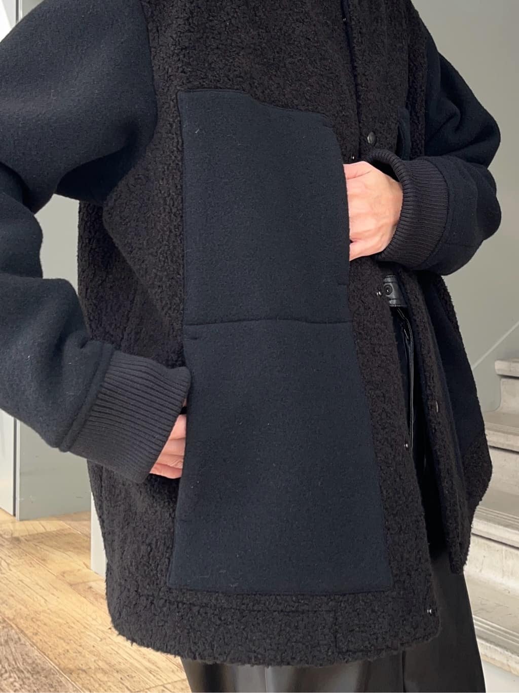 神野（jinno）さんの「TAKEO KIKUCHI｜【Air Palette Knit】ワンポイント カラーニット プルオーバー」を使ったコーディネート