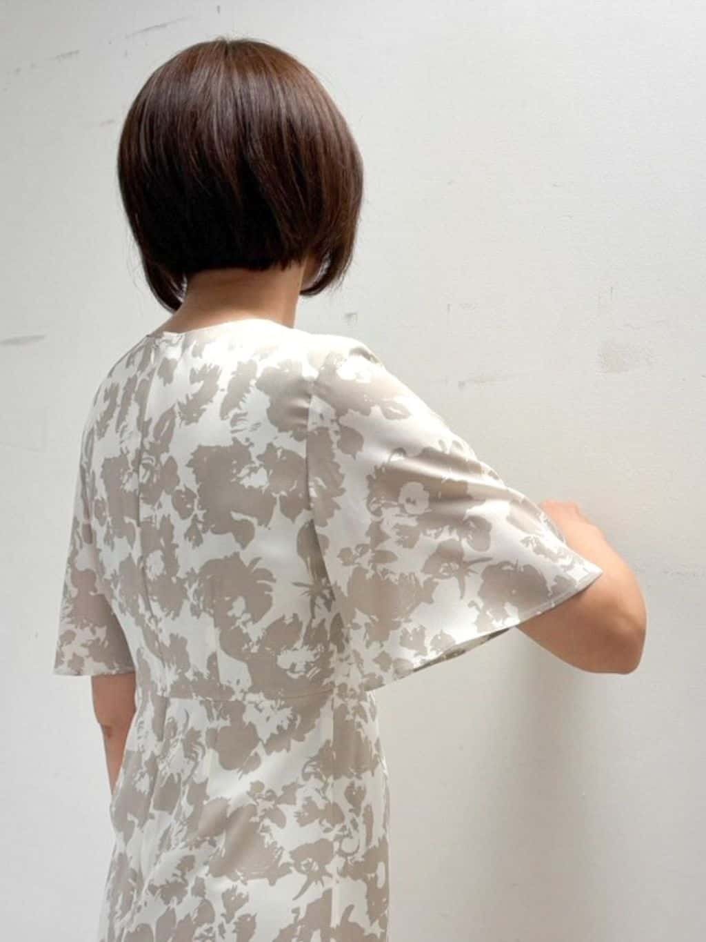 keikoさんの「COUP DE CHANCE｜【手洗い可／日本製】花柄ワンピース」を使ったコーディネート