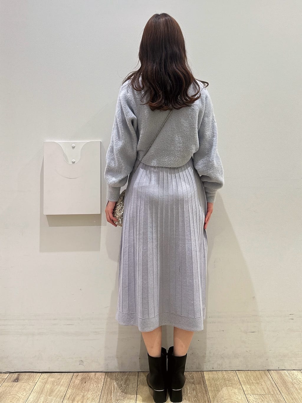 MOMOさんの「index｜ラメフェザープルオーバーセット ニットワンピース【洗濯機OK】《XS～LL》」を使ったコーディネート