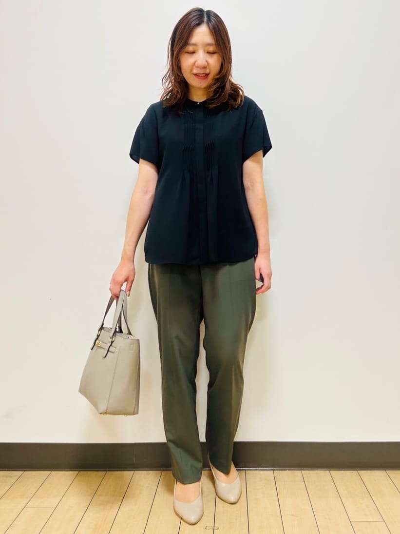 miiiさんの「Reflect｜【インナーに◎／すっきり見え！長め丈】タックデティールブラウス」を使ったコーディネート