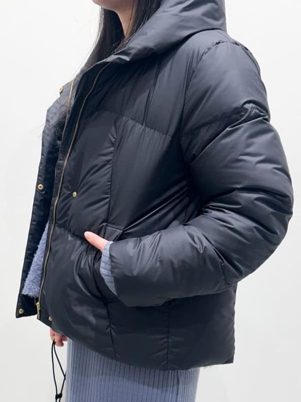 seinaさんの「grove｜【2点SET/体型カバー】一枚で決まる、ペプラムベスト&times;ニットワンピース」を使ったコーディネート