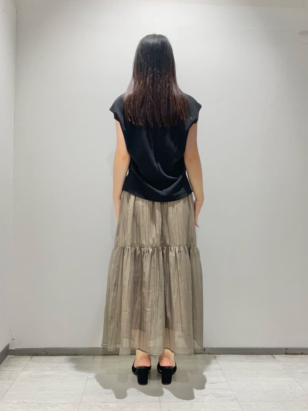 meiさんの「INDIVI｜【2点セット／着回し◎】ノースリーブ＆ティアードスカート カセット服」を使ったコーディネート