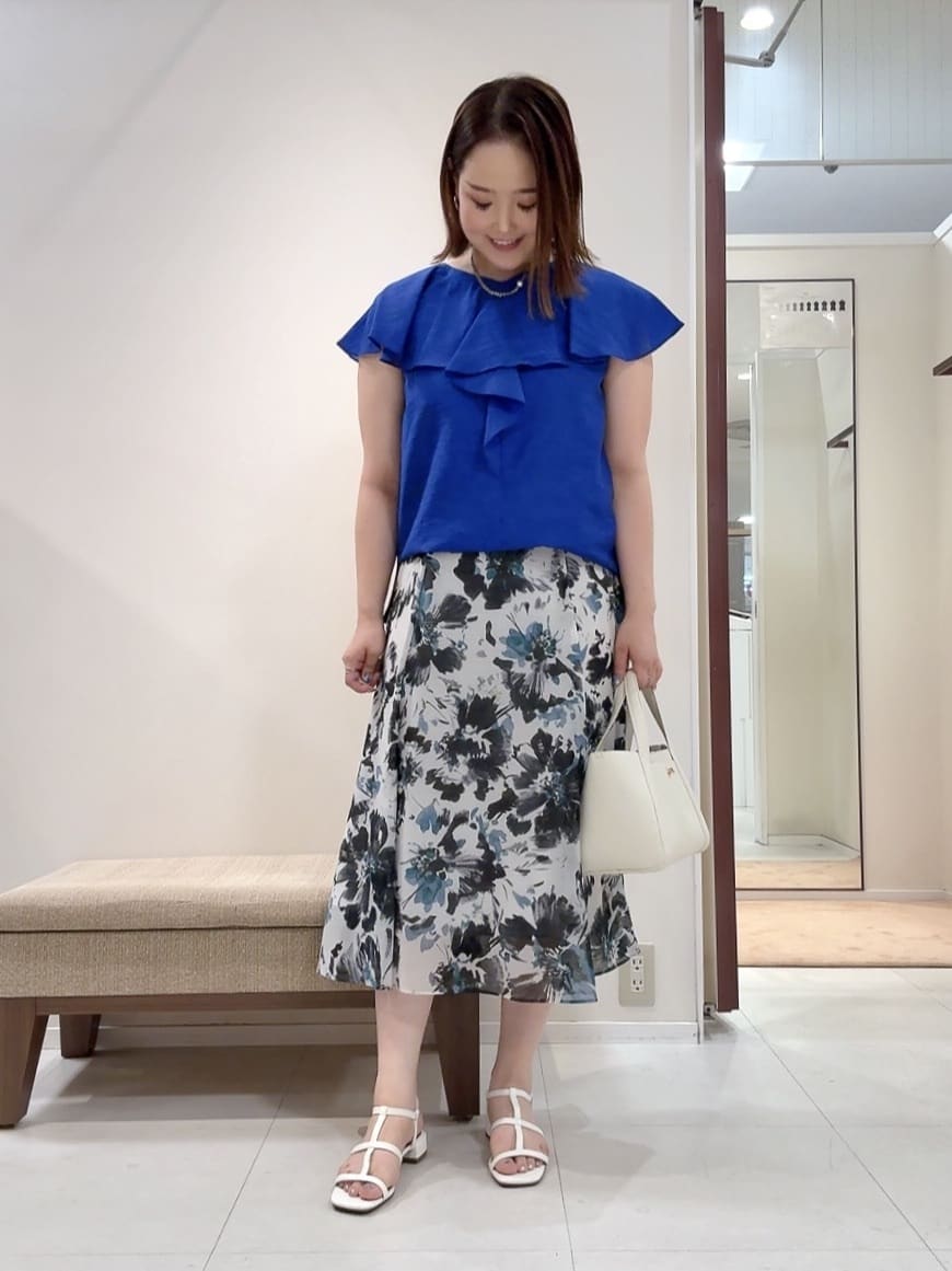YUIさんの「UNTITLED｜【きれいめ/洗える/フリル】ラッフルシアーブラウス」を使ったコーディネート
