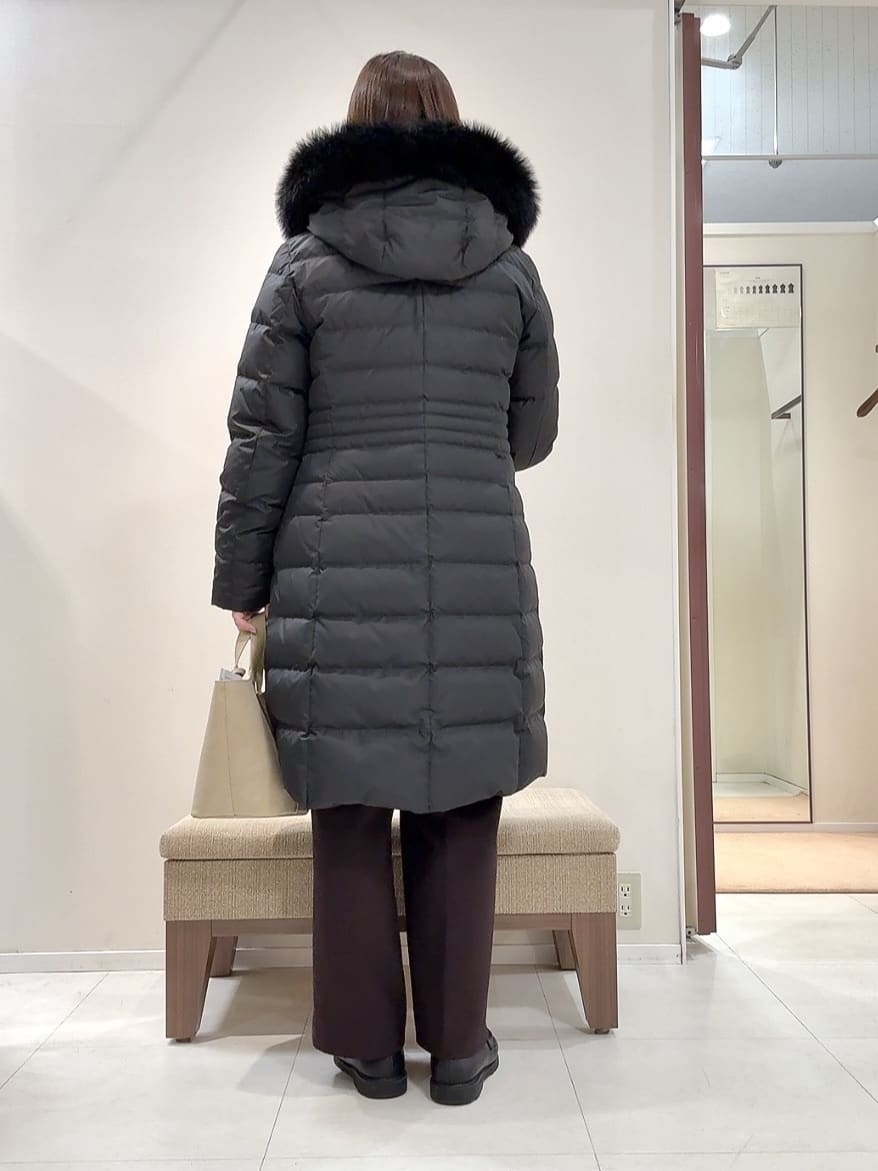 YUIさんの「UNTITLED｜【はっ水機能/フード取り外し可/防寒】ロングダウンコート」を使ったコーディネート