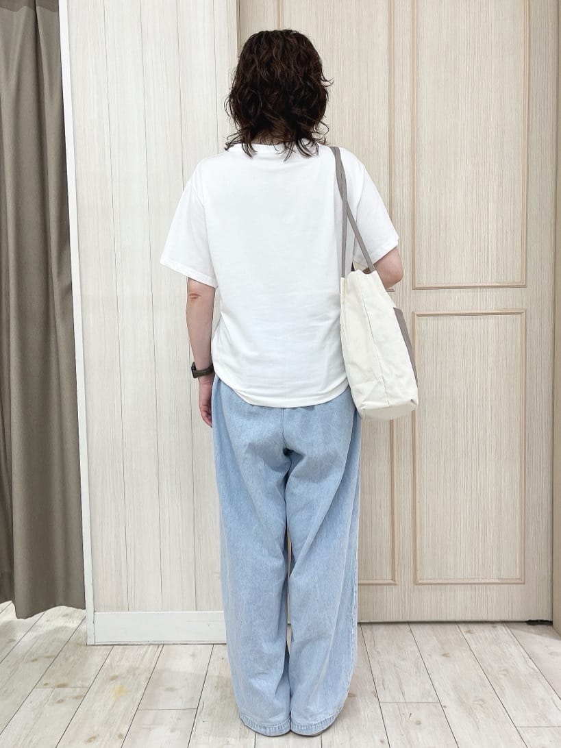 kaneさんの「SHOO･LA･RUE｜【S-LL/ひんやり/UV】選べる6柄でそれぞれ欲しくなる プリントTシャツ」を使ったコーディネート