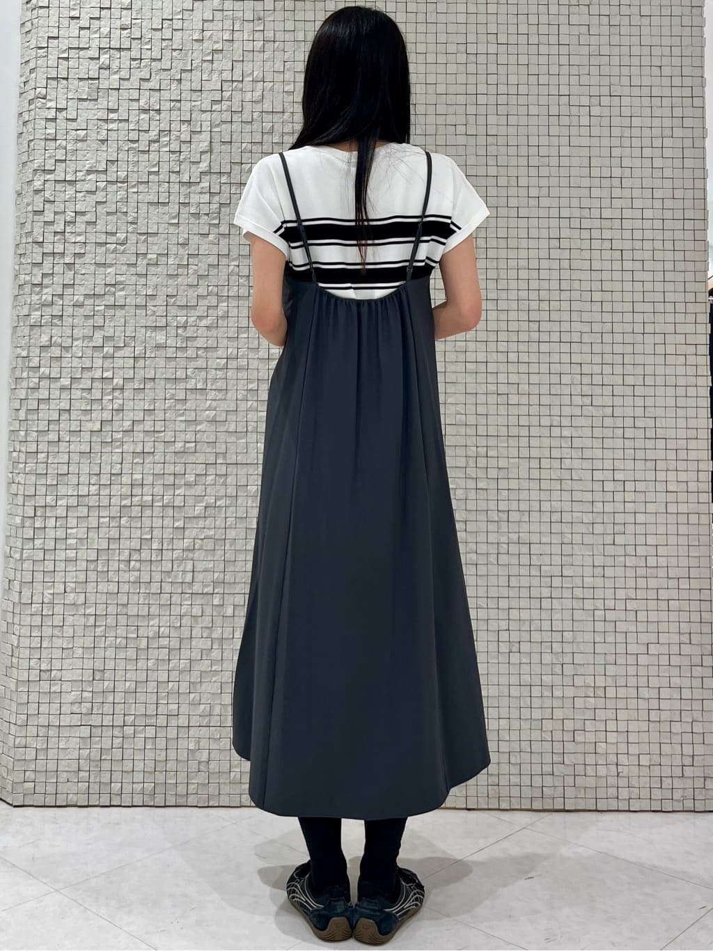 ナツキさんの「INDIVI｜【UVケア】エアリージョーゼット キャミワンピース」を使ったコーディネート