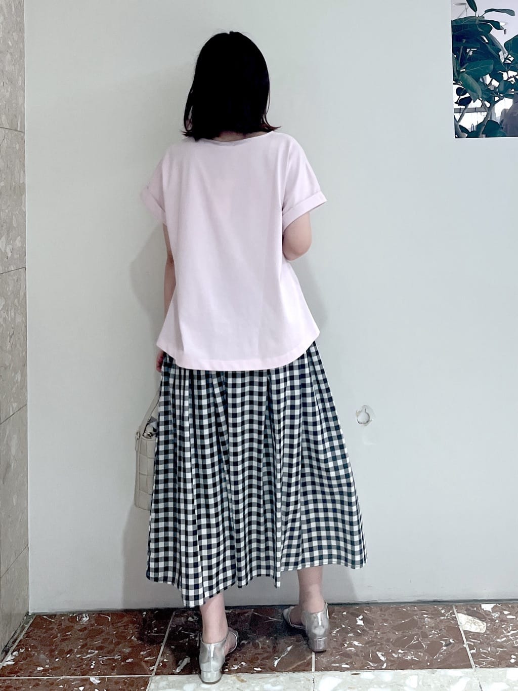 Makinoさんの「Dessin｜【二の腕カバー／UVカット】ロールアップスリーブ裾ギャザーカットソー」を使ったコーディネート