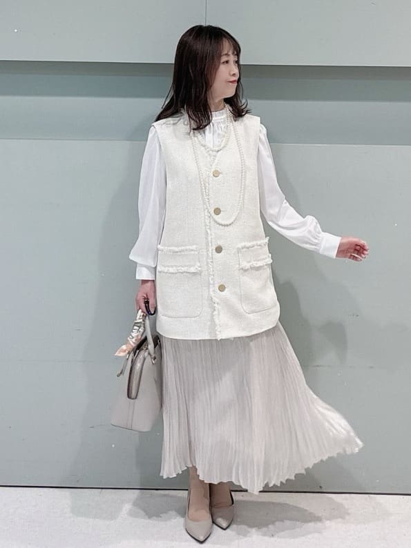 makiさんの「UNTITLED｜【オンオフ使える】スラブツイード ジレ」を使ったコーディネート