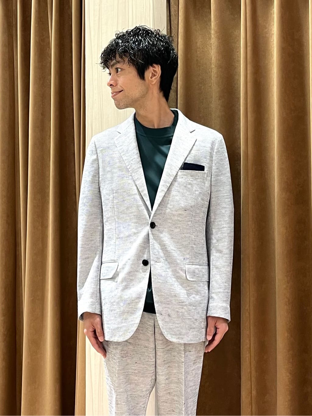 URAさんの「TAKEO KIKUCHI｜【尾州織】リネンブレンド メッシュ ジャケット」を使ったコーディネート