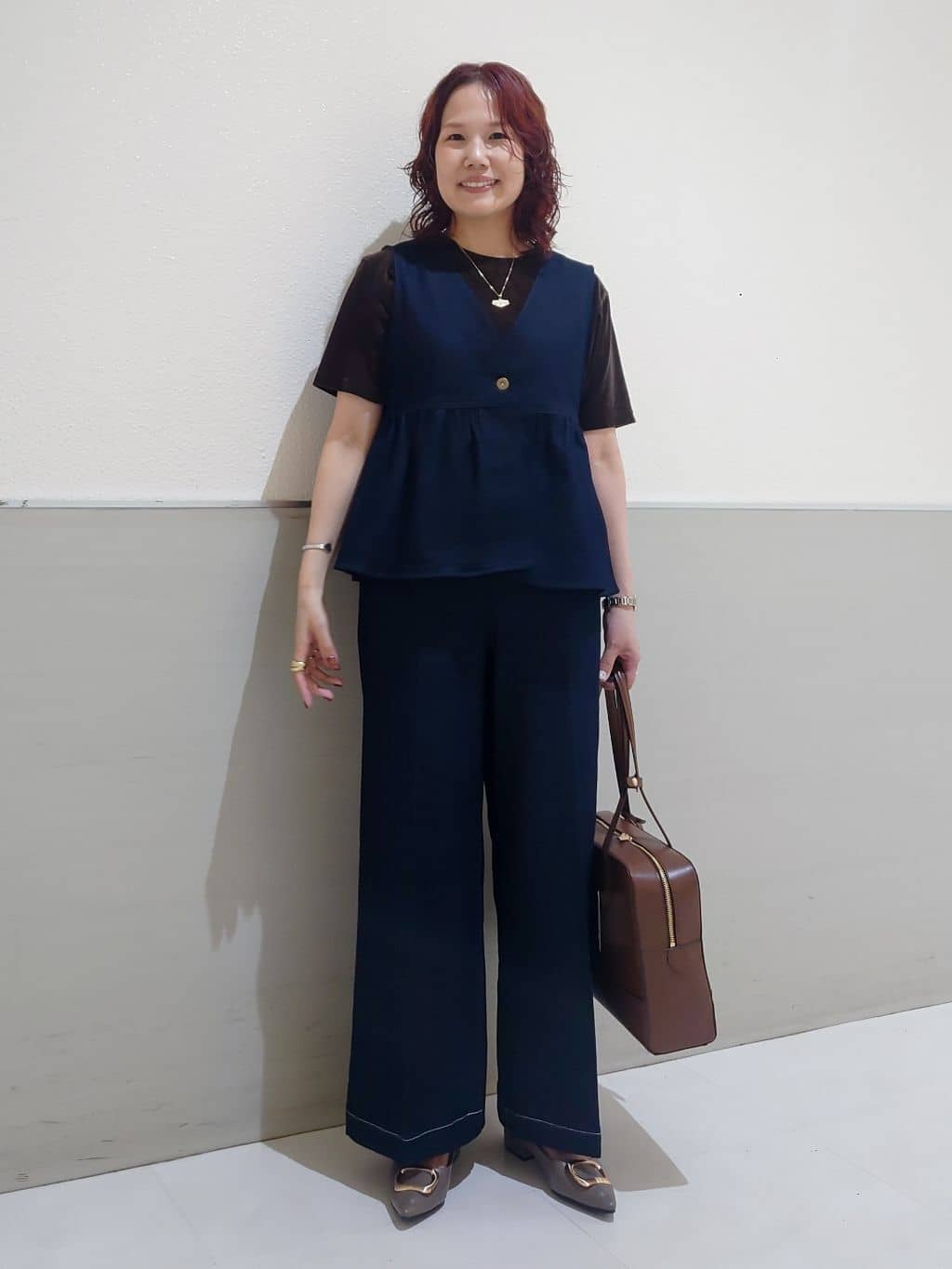maruさんの「THE SHOP TK｜シアーベロアカットソー【洗える】」を使ったコーディネート