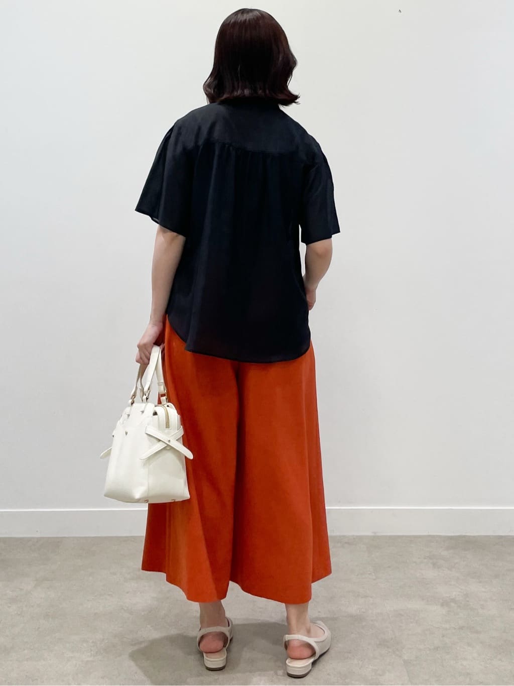yukariさんの「Reflect｜【選べる5色◎／マシンウォッシュ可】シャーリングデザインブラウス」を使ったコーディネート