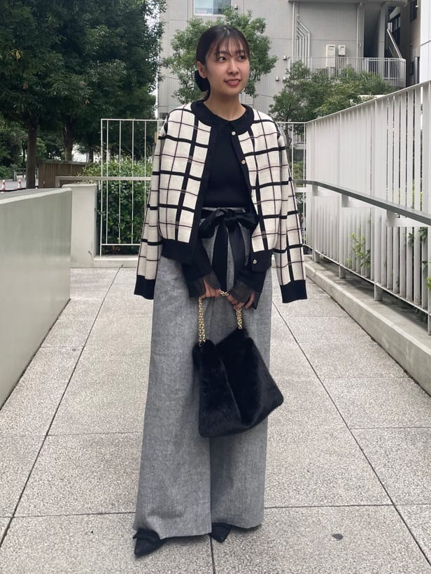 abeさんの「Couture brooch｜フェイクファーチェーンバッグ」を使ったコーディネート
