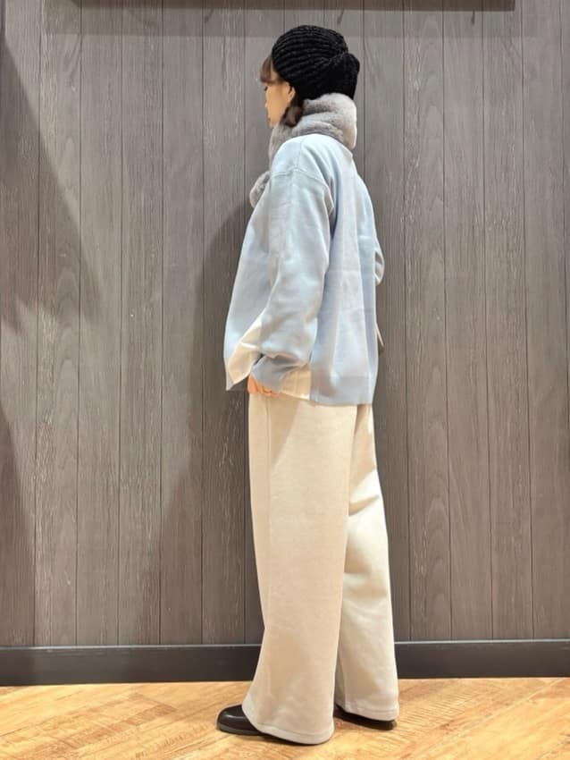 meiさんの「SHOO･LA･RUE｜【洗濯機可/S-LL】ウエストのタブボタンがポイント　ワイドパンツ」を使ったコーディネート