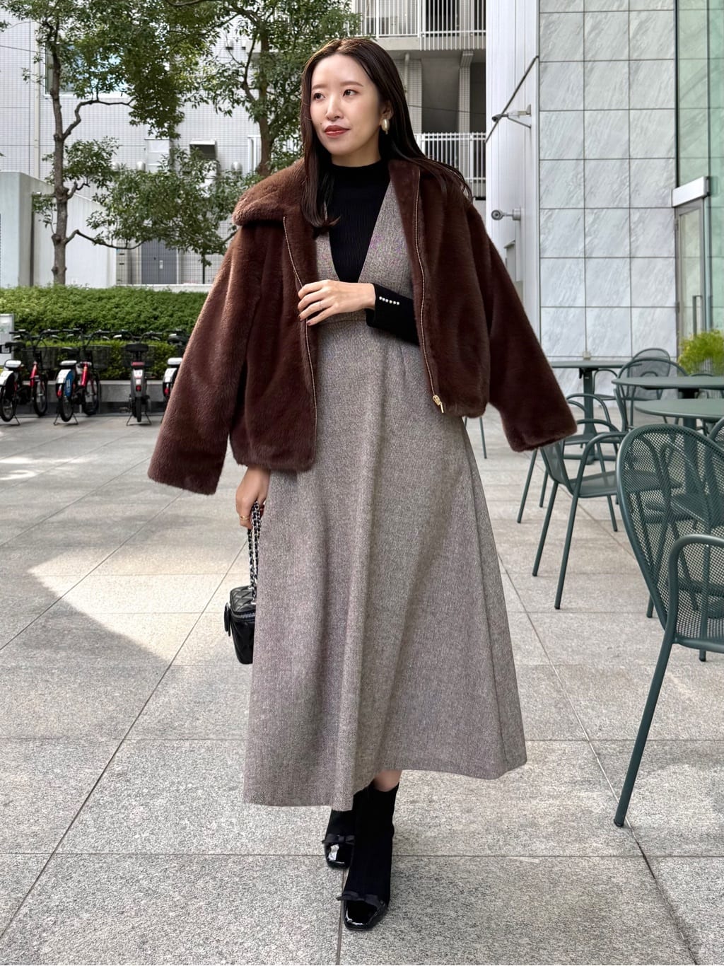 teiさんの「Couture brooch｜【多機能・フェミニン】パール調リブニット」を使ったコーディネート