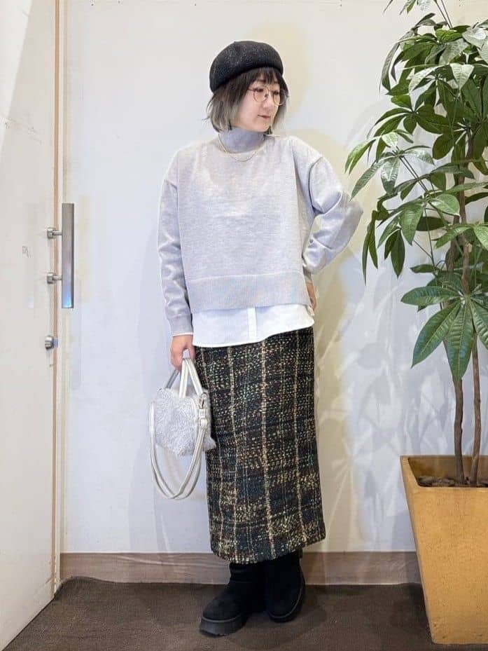 misakiさんの「SHOO･LA･RUE｜【2点セット/洗濯機可/S-LL】着回しがきく もちもちハイネックニット+裾シャツインナー」を使ったコーディネート