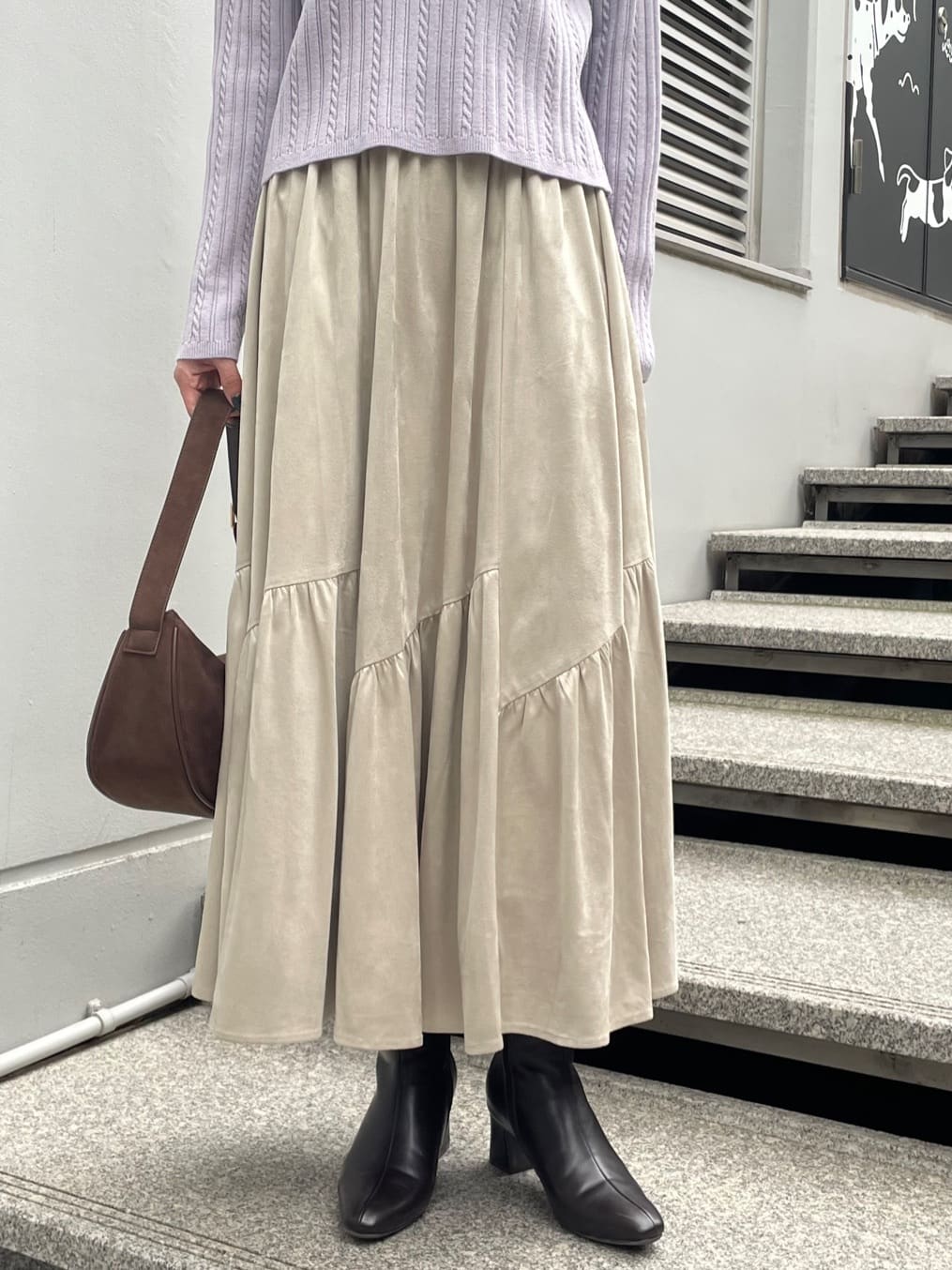 NATSUMIさんの「grove｜【毛玉軽減／洗える】クロップドミニケーブルニット」を使ったコーディネート