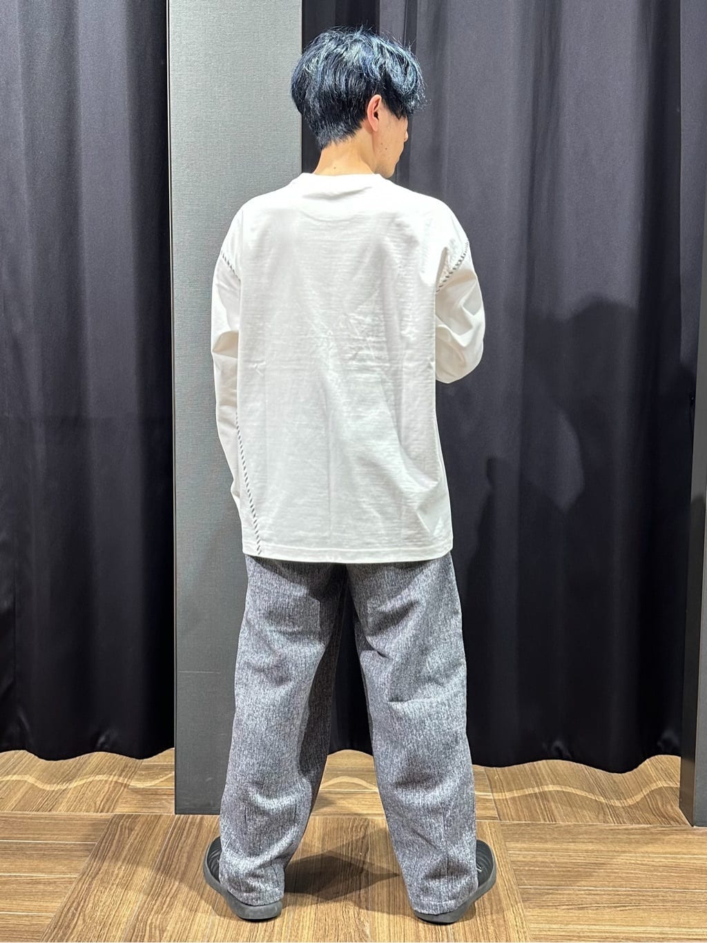 tomoyaさんの「THE SHOP TK｜ハンドステッチ長袖Tシャツ 【洗濯機OK】」を使ったコーディネート