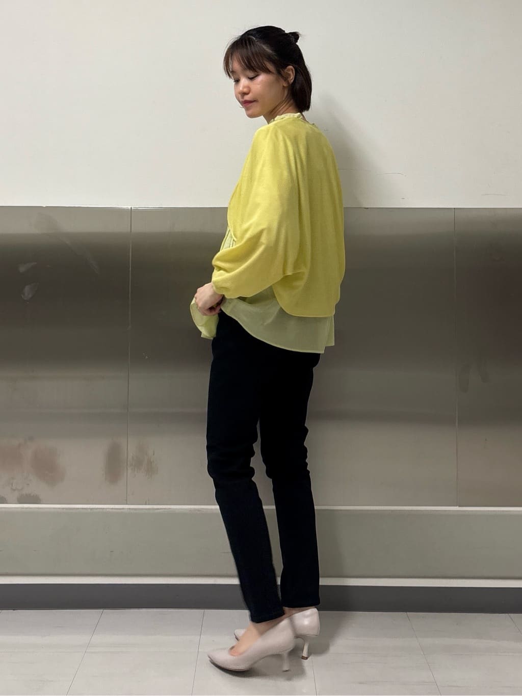 kanaeさんの「INDIVI｜【軽く羽織れる】ボレロカーディガン」を使ったコーディネート