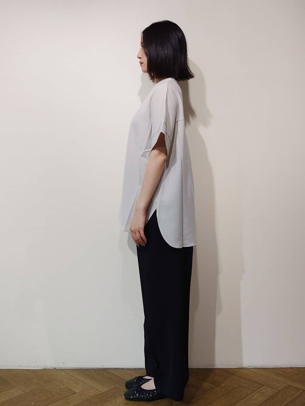 Uさんの「OPAQUE.CLIP｜《5色展開／SS-LLサイズ》スキッパー金ボタンブラウス／セットアップ対応【防シワ／ストレッチ／洗濯」を使ったコーディネート