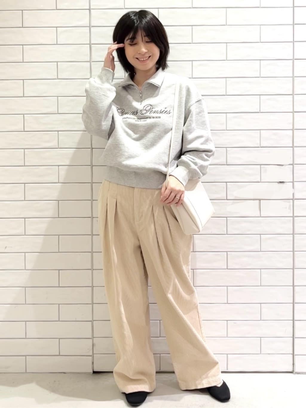 しおりさんの「OPAQUE.CLIP｜カシミヤブレンドウールチェスターコート」を使ったコーディネート
