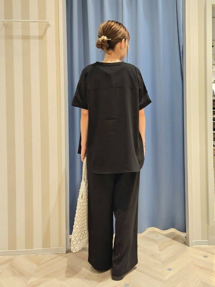 Ikumiさんの「SHOO･LA･RUE｜【洗える/プチプラ】大人の抜け感をプラスする バンドカラーシャツ」を使ったコーディネート