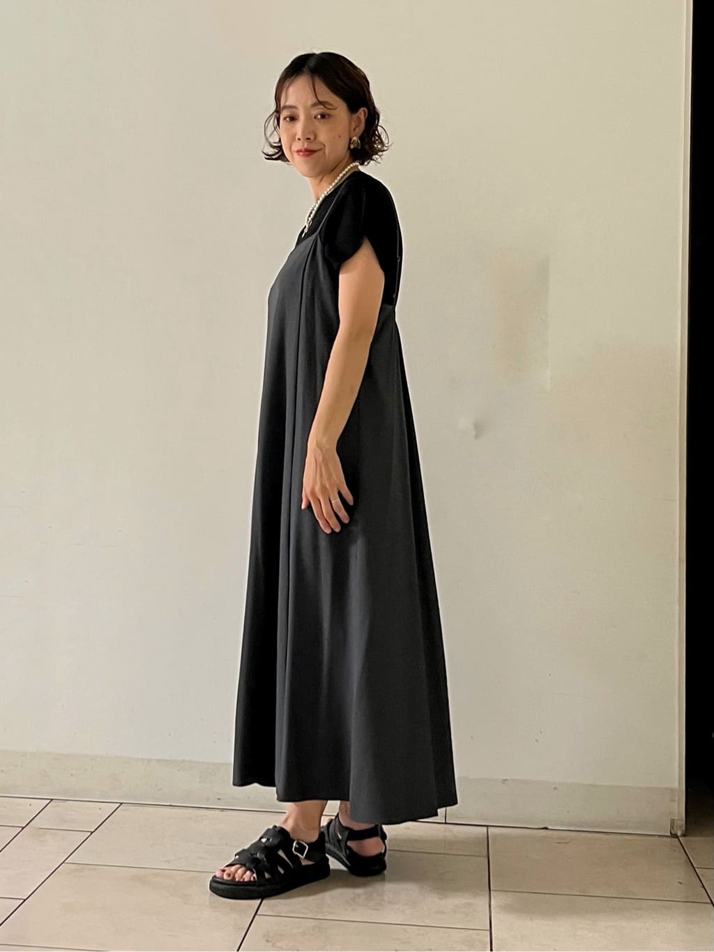 mihoさんの「INDIVI｜パール調コインショートネックレス」を使ったコーディネート