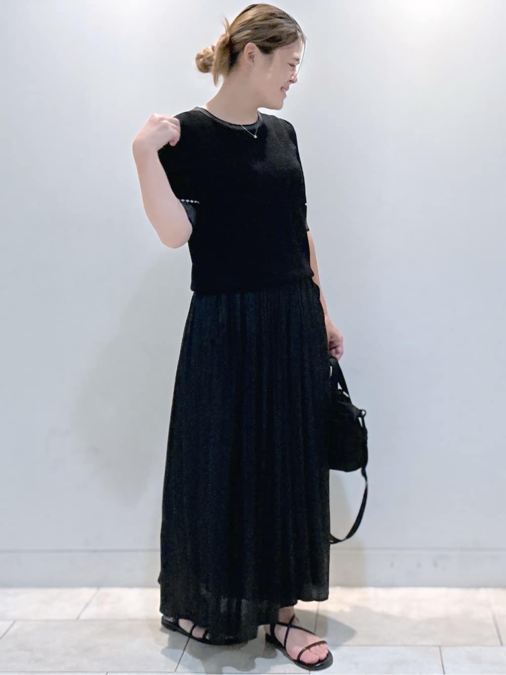 S&auml;K&iuml;さんの「Reflect｜【WEB先行カラーあり／手洗い可／アンサンブル可】バイカラー五分袖ニット」を使ったコーディネート