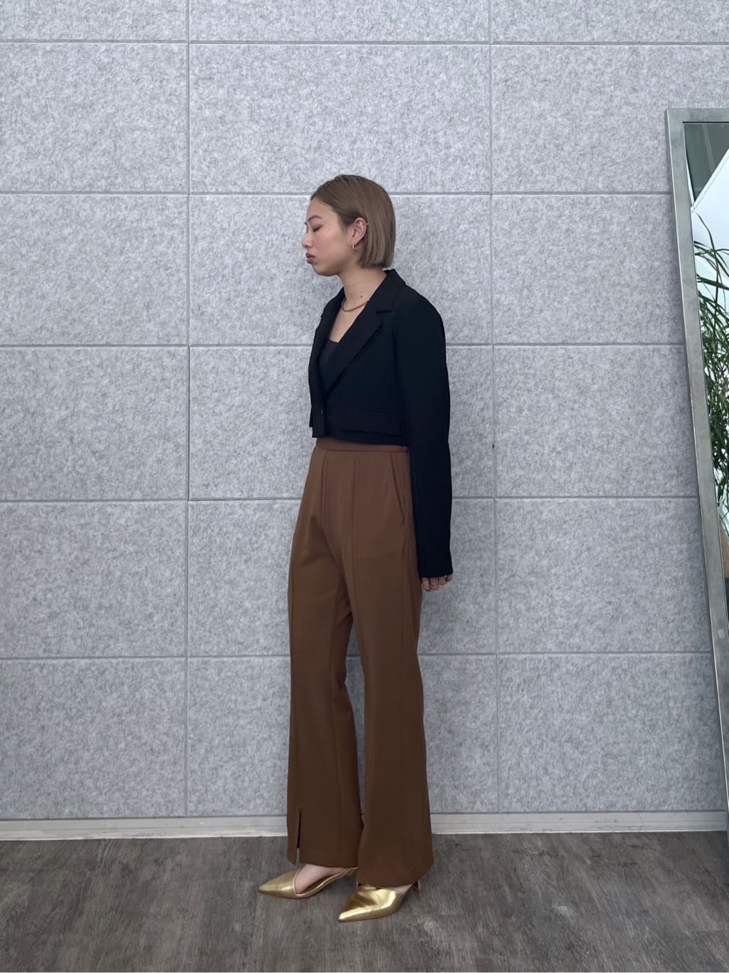 Harukaさんの「INDIVI｜クロップドジャケット」を使ったコーディネート