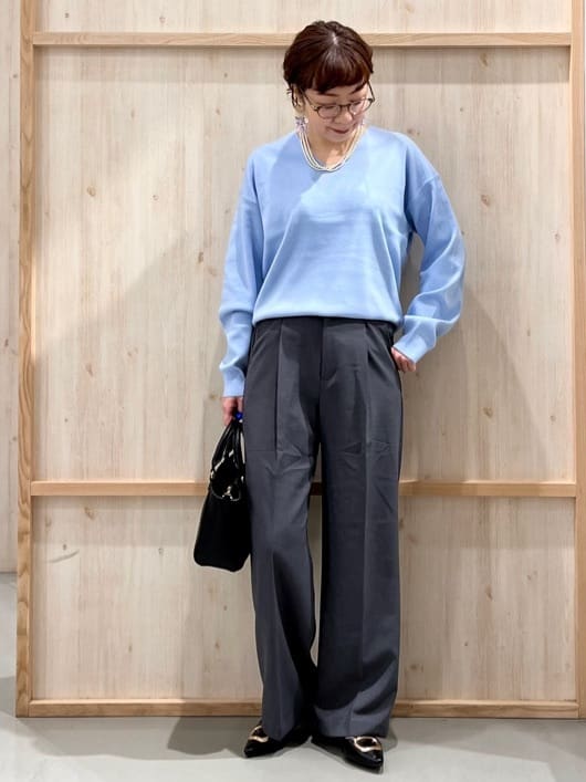 nakoさんの「THE SHOP TK｜【S-XLサイズ/上品見えが叶う】Vネックニット/洗濯機OK」を使ったコーディネート