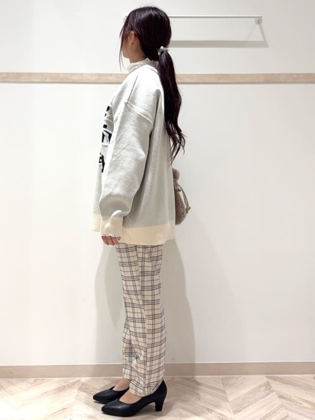 nanaさんの「SHOO･LA･RUE｜【洗濯機可/S-LL】すっきり上品に ベーシックテーパードパンツ」を使ったコーディネート